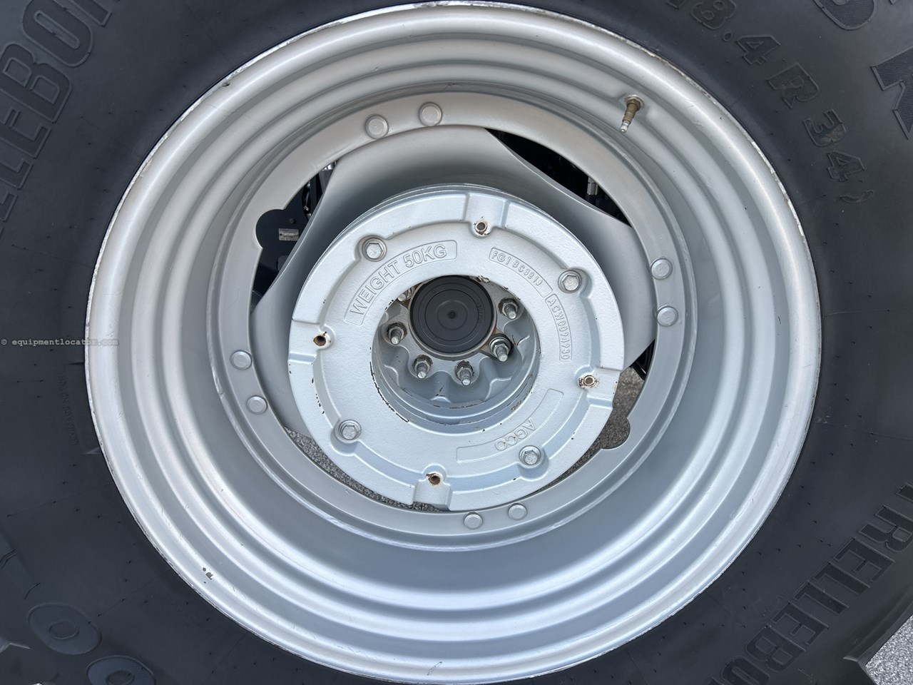 2020 Massey Ferguson 5710 Image 37