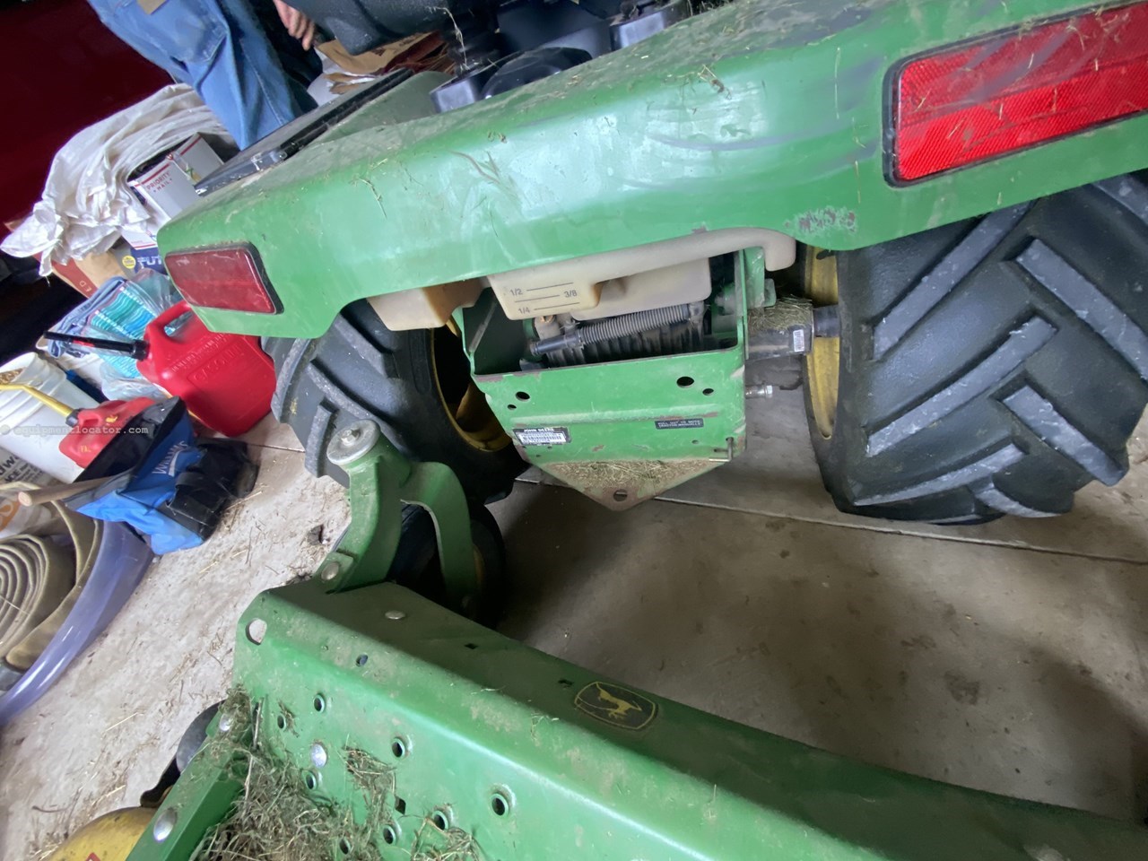 1999 John Deere 325 Image 10