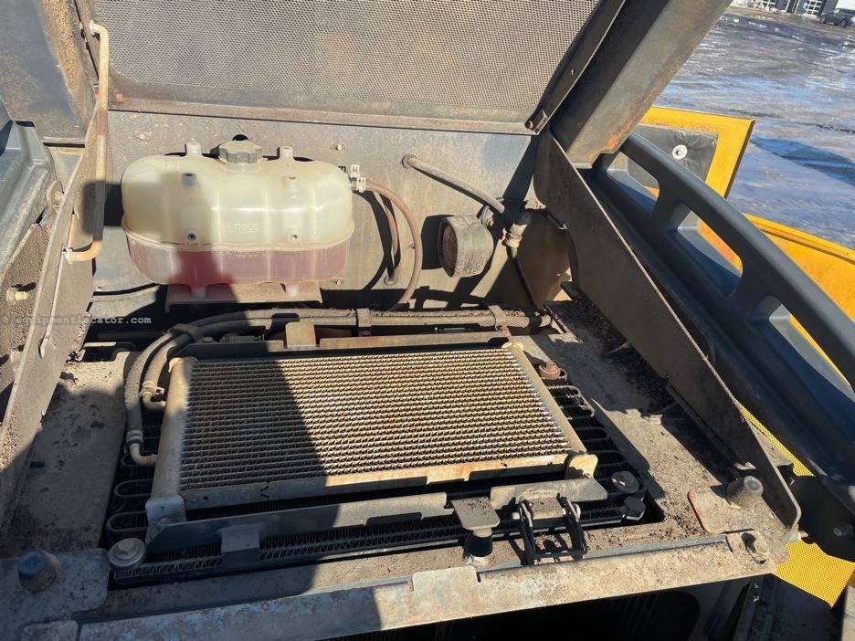 2017 John Deere 624K Image 23