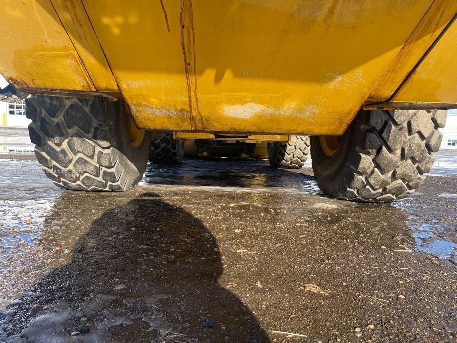 2017 John Deere 624K Image 26