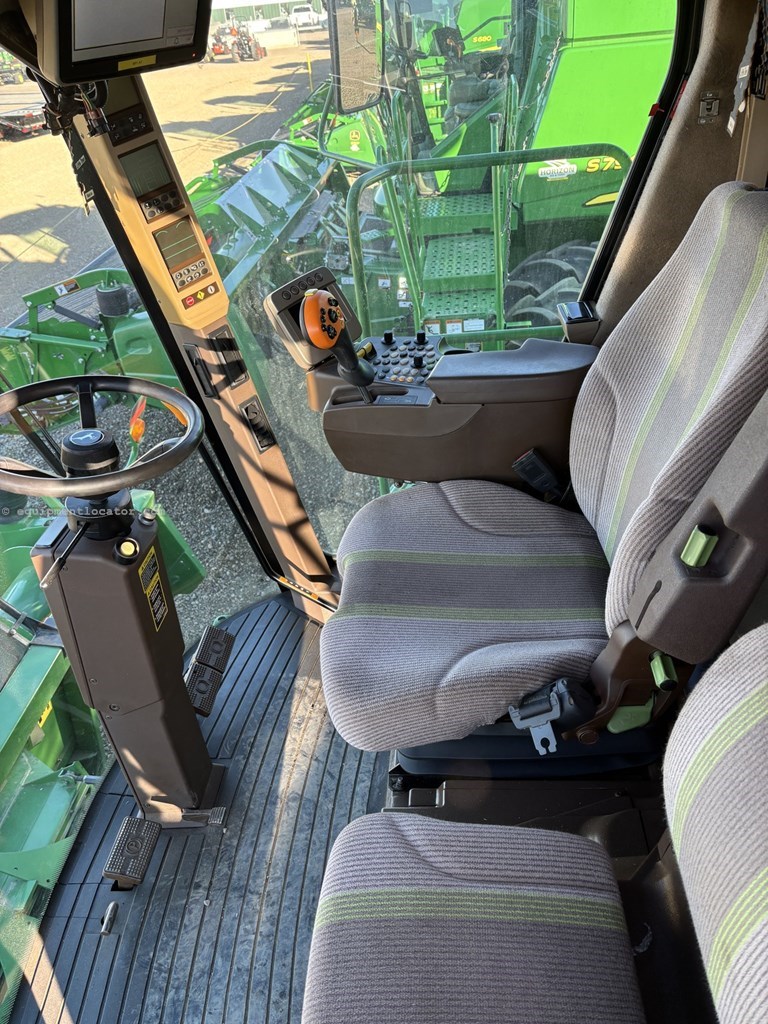 2009 John Deere 9870 STS Image 24