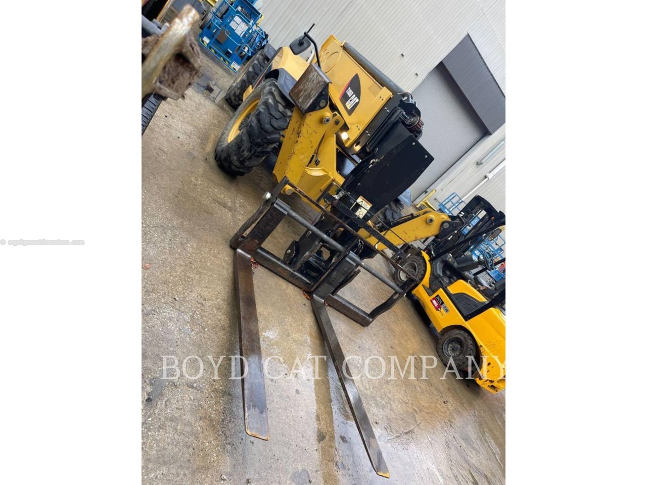 2018 Caterpillar TL1055D Image 2