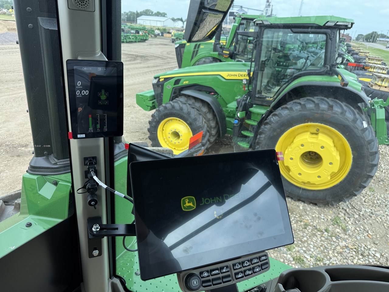 2025 John Deere 9R 540 Image 40