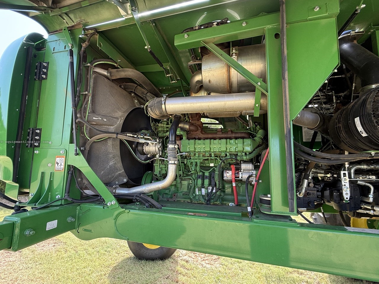 2023 John Deere W235R Image 32