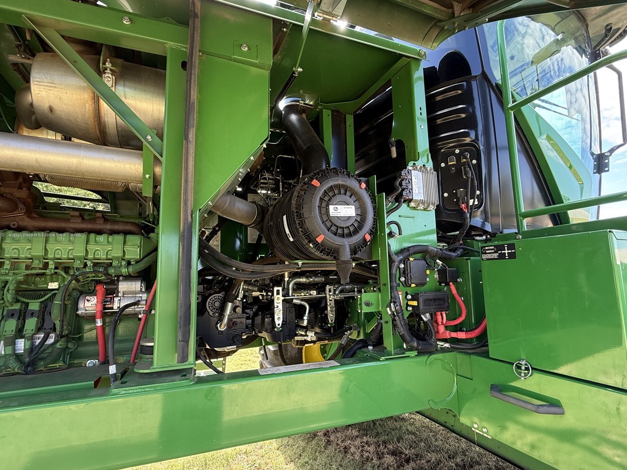 2023 John Deere W235R Image 33