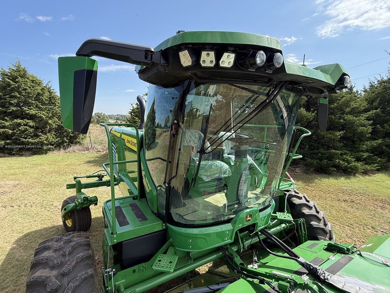 2023 John Deere W235R Image 36