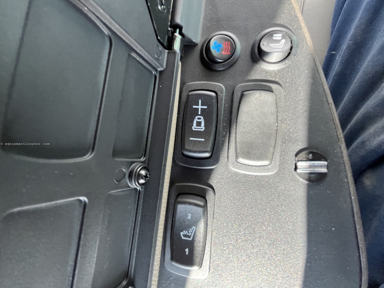 2025 John Deere 8R 410 Image 10