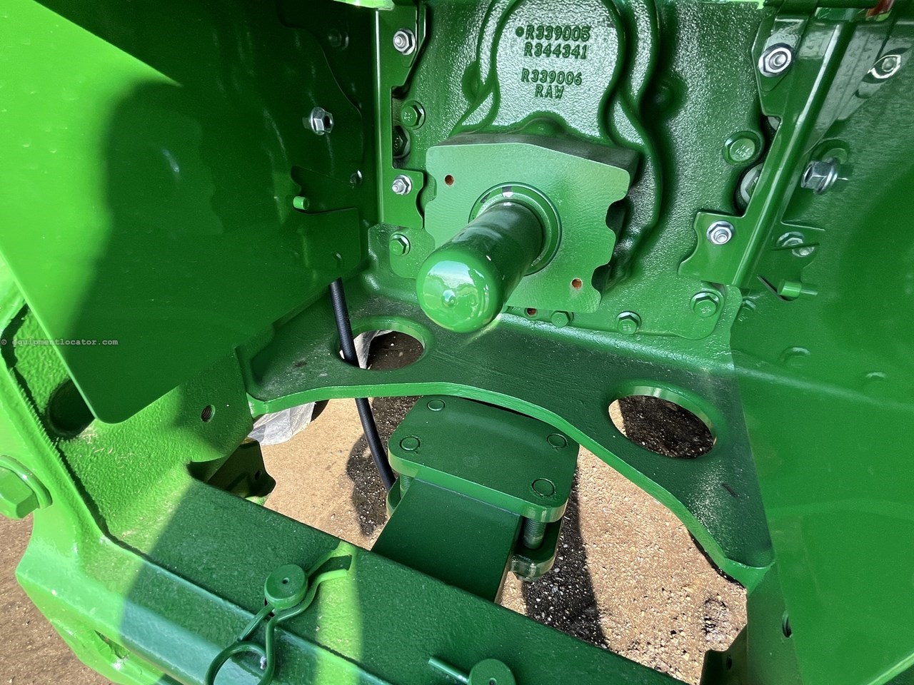 2025 John Deere 8R 410 Image 32