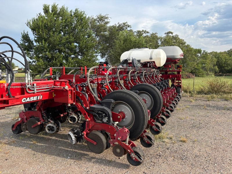 2023 Case IH 2150 Image 2