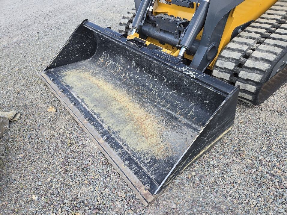 2024 John Deere 333G Image 10