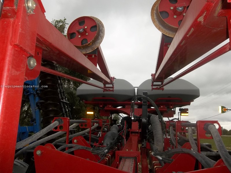 2014 Case IH 1255 Image 10