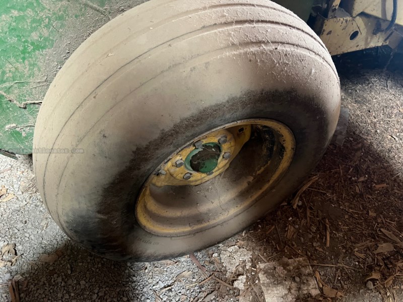 1980 John Deere 3960 Image 10