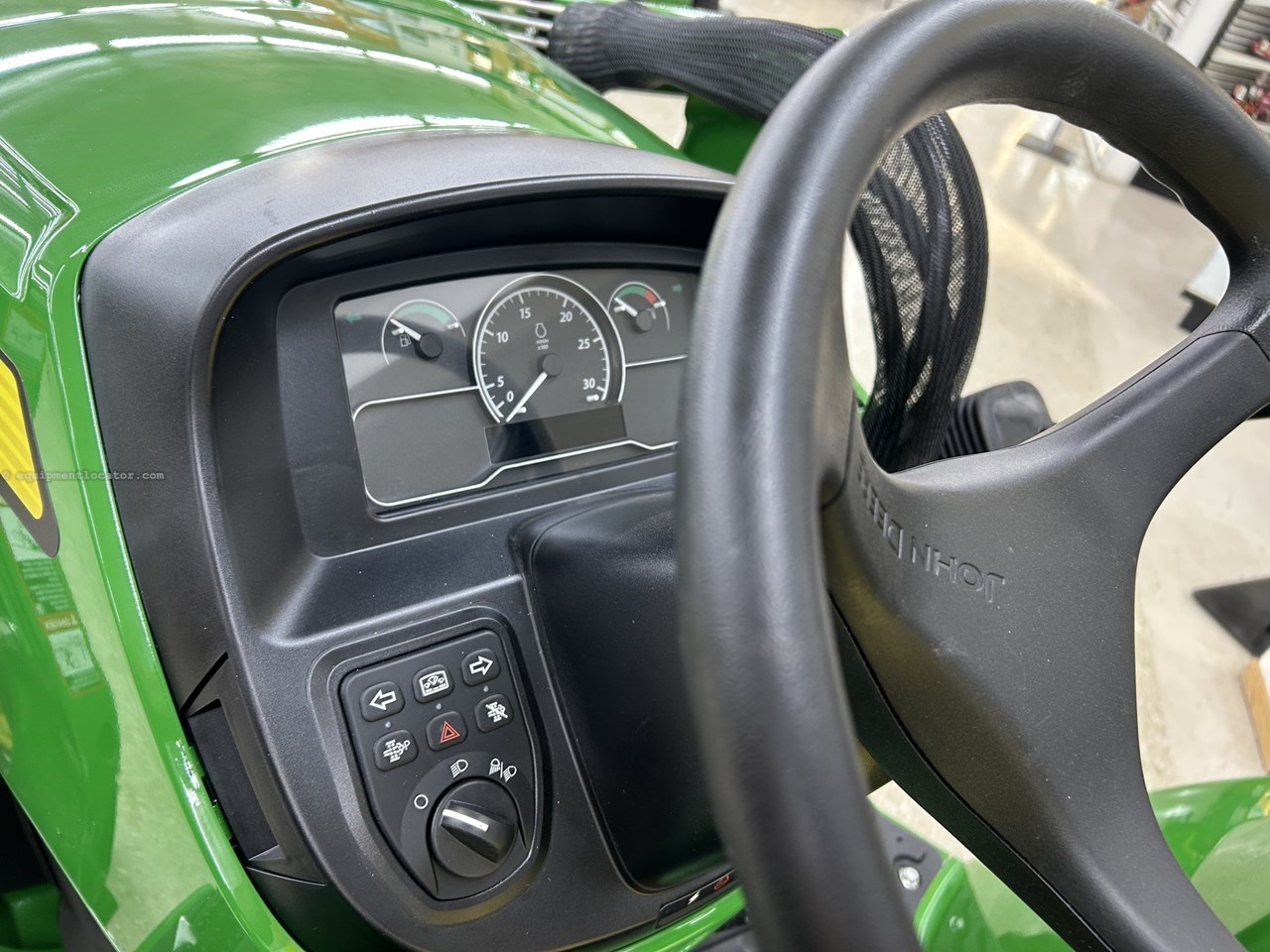 2025 John Deere 4044M Image 10