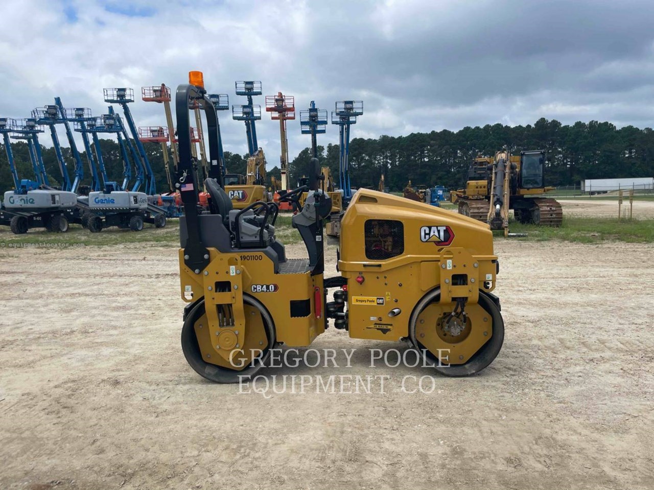 2025 Caterpillar CB4.003 Image 10