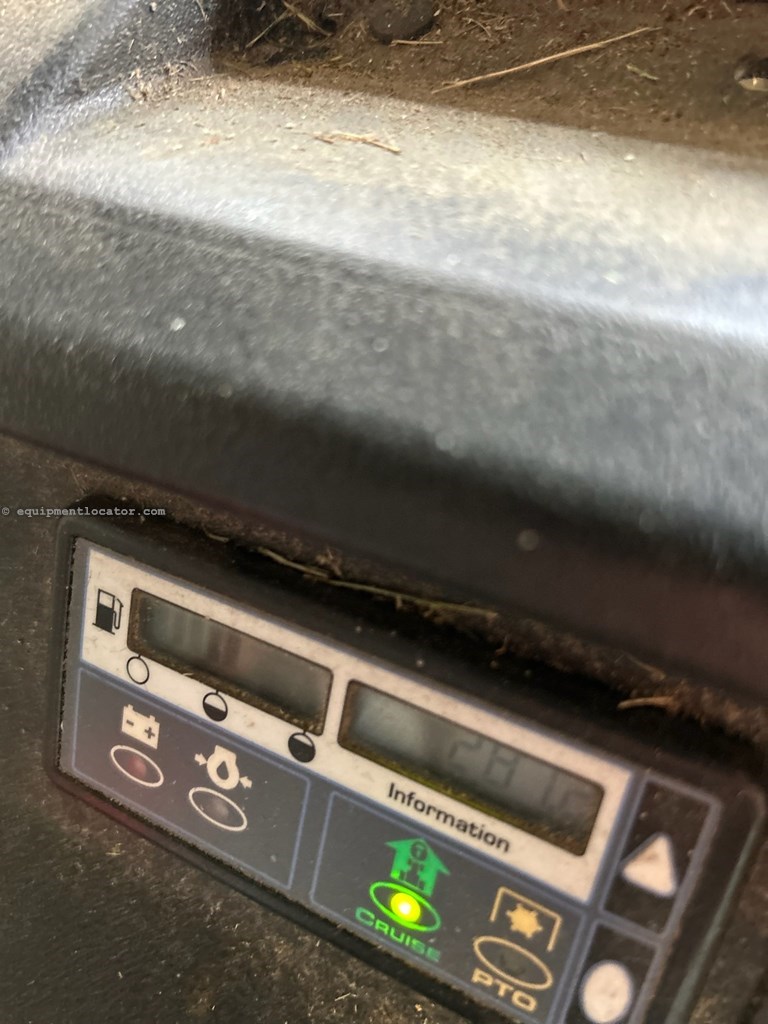 Massey Ferguson 2723 Image 4