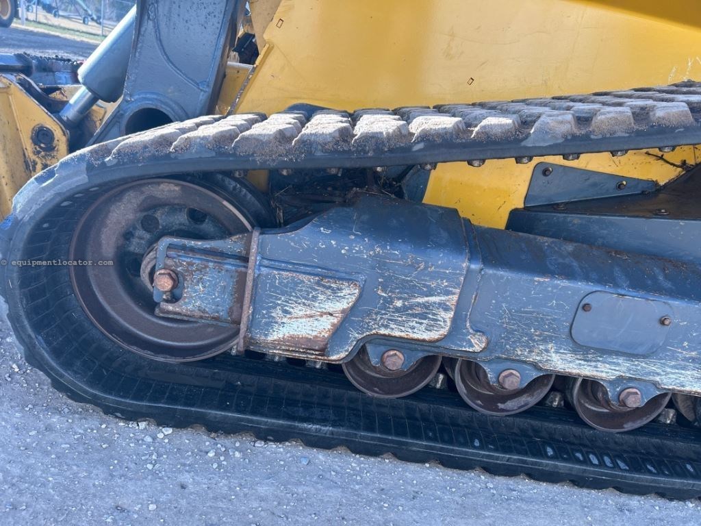 2020 John Deere 333G Image 30