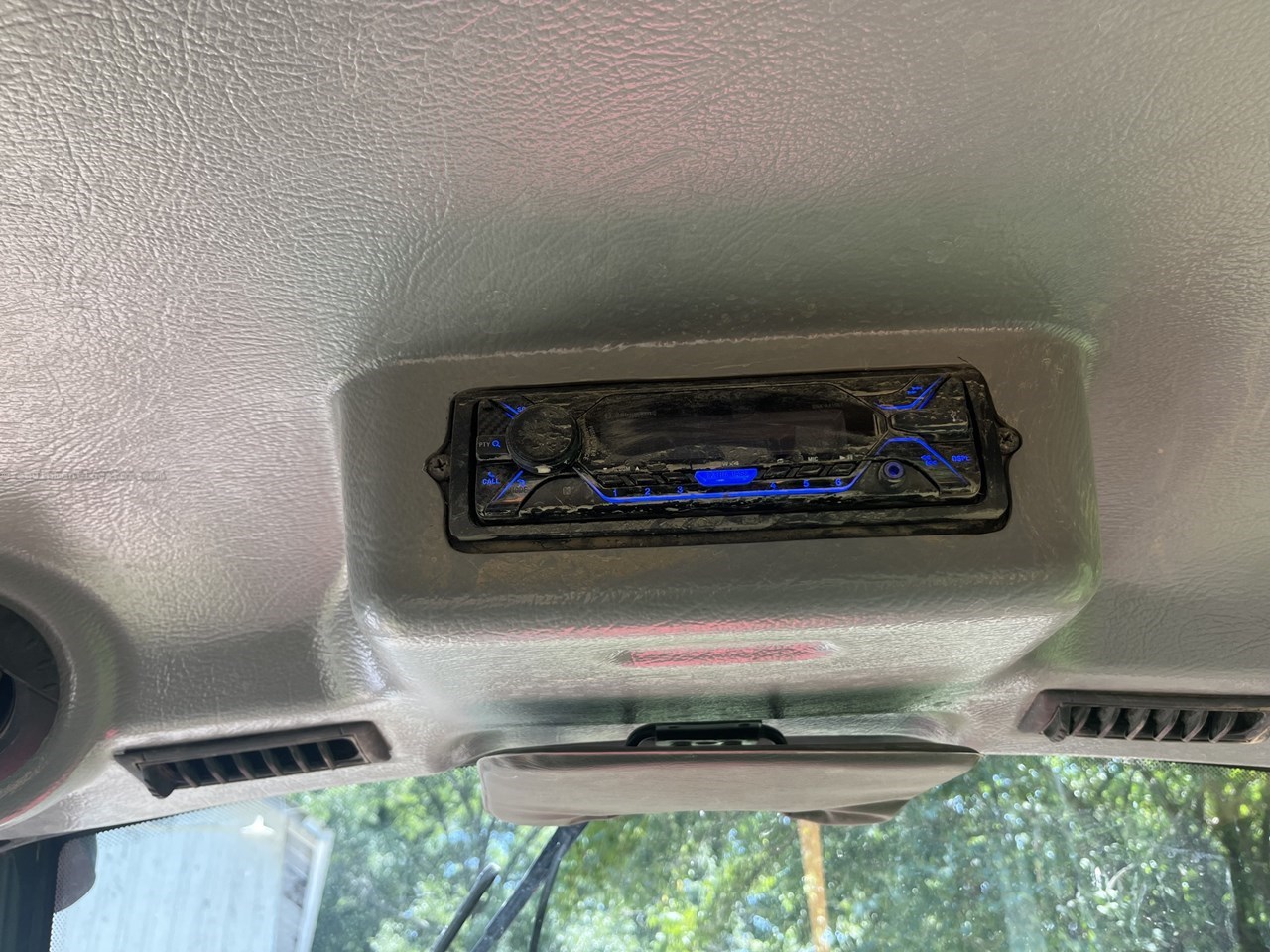 2020 Mahindra 3650 Image 9