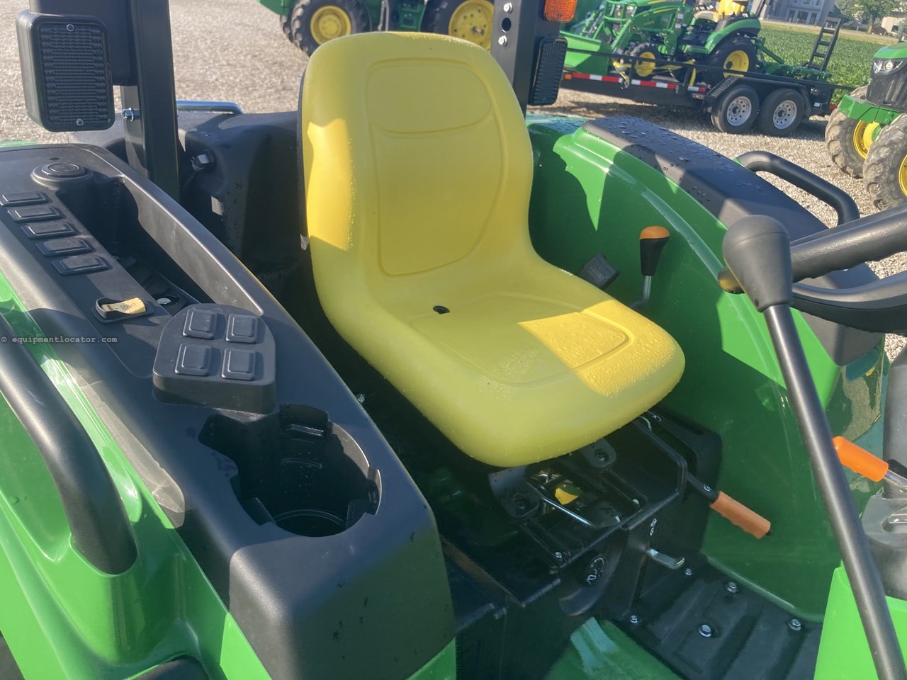 2025 John Deere 4044M Image 5