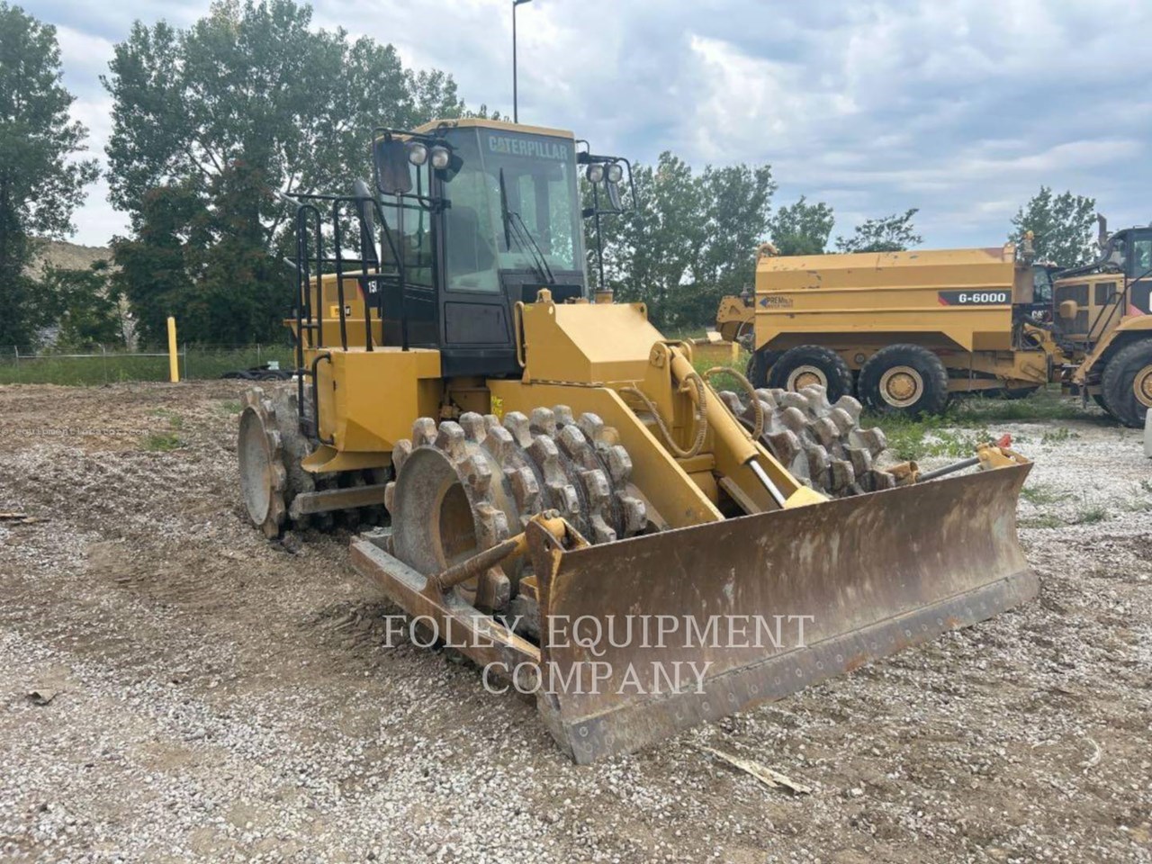 2015 Caterpillar 815F2 Image 2
