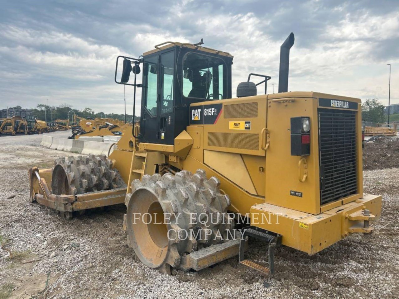2015 Caterpillar 815F2 Image 4