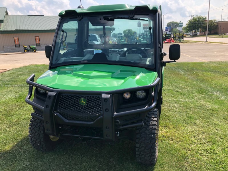 2025 John Deere 845R Image 3