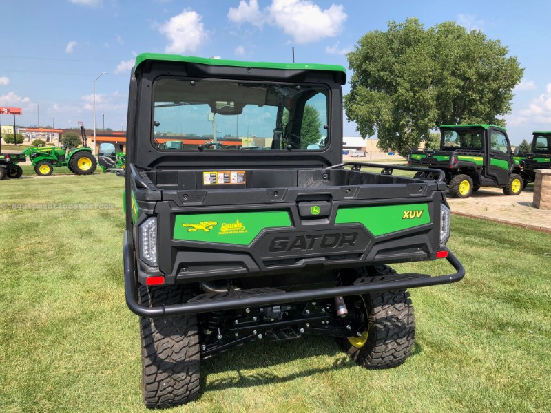 2025 John Deere 845R Image 4