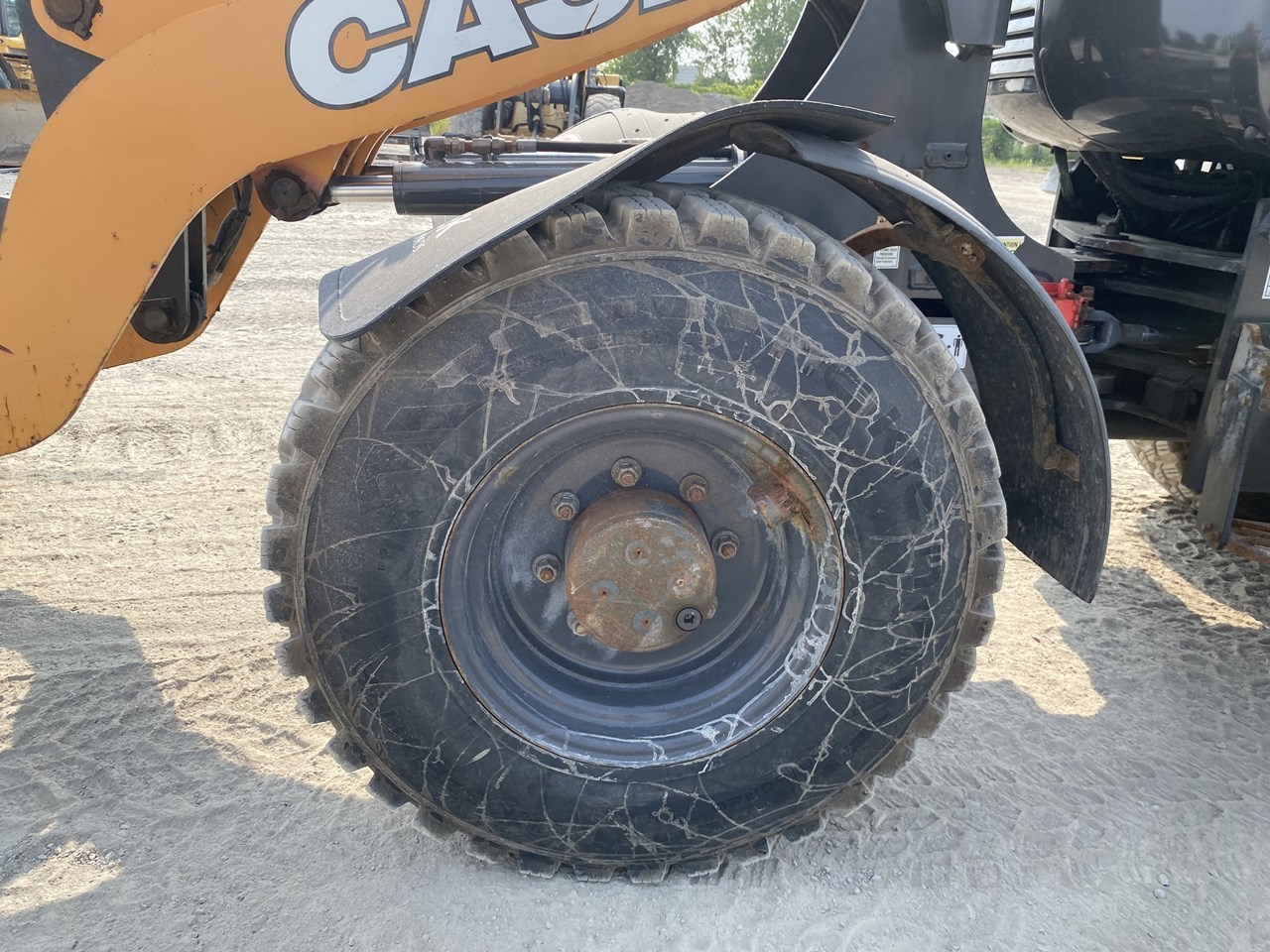 2018 Case 321 Image 10