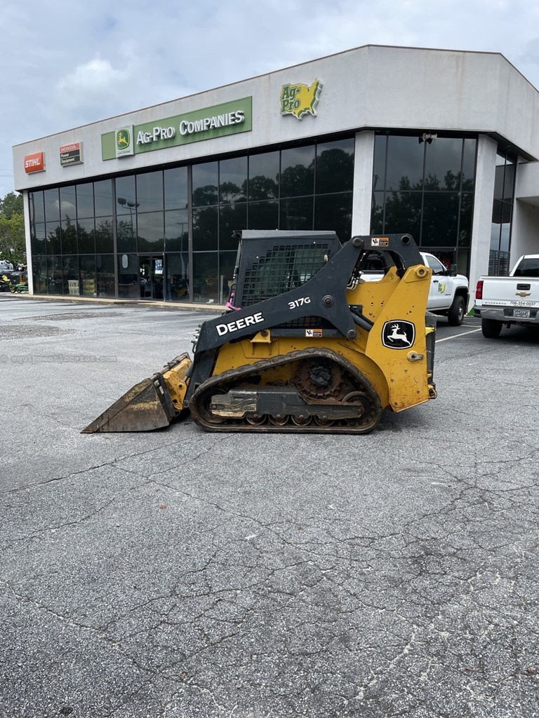 2022 John Deere 317G Image 2