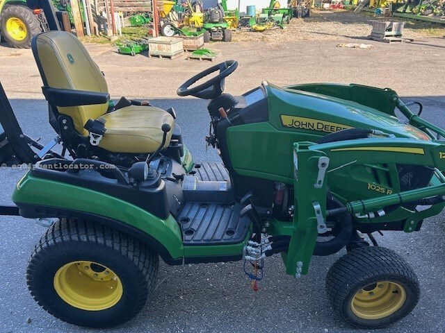 2022 John Deere 1025R Image 10