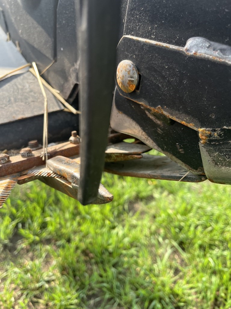 2005 MacDon 973-36 Image 10