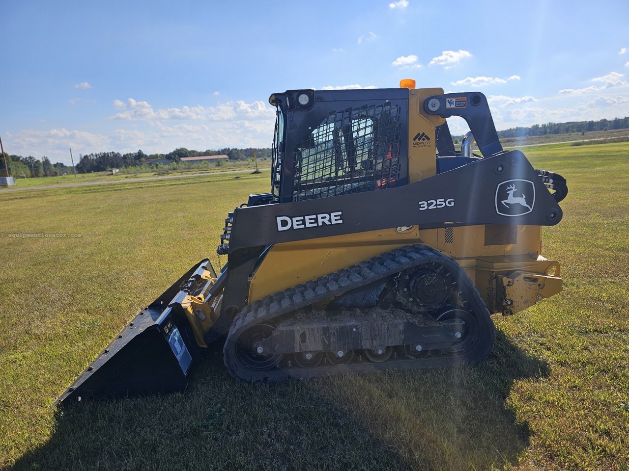 2024 John Deere 325G Image 2