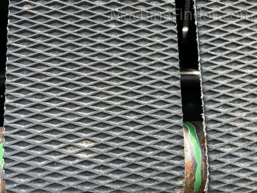 2022 John Deere 560R Image 10