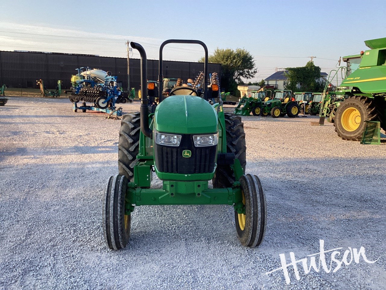 2022 John Deere 5065E Image 10