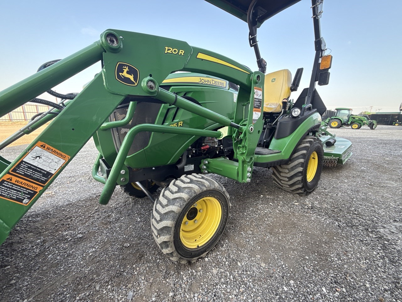 2020 John Deere 1025R Image 10