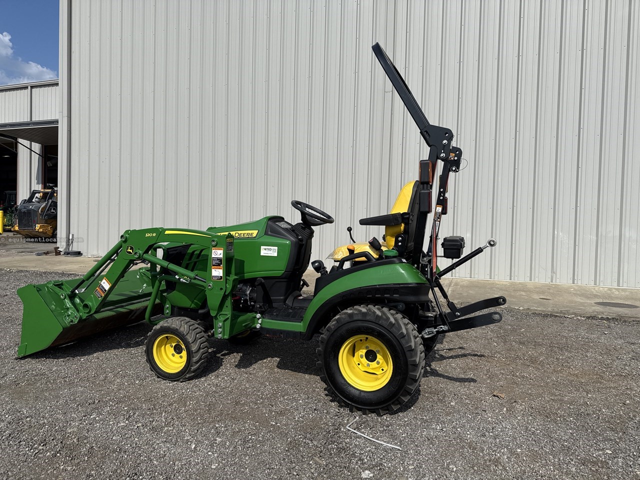 2023 John Deere 1025R Image 4