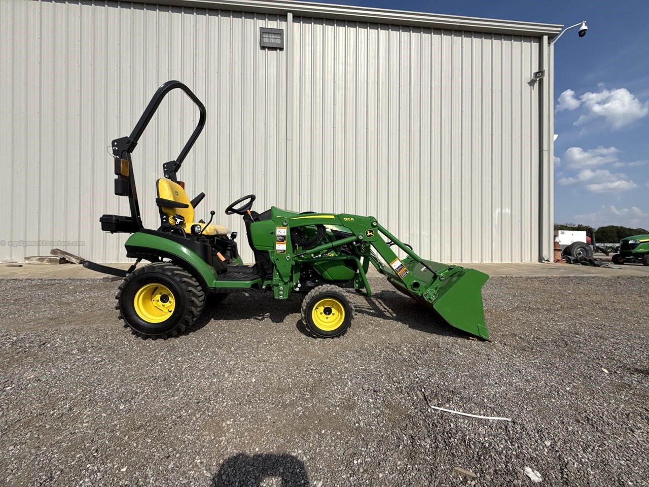 2023 John Deere 1025R Image 10