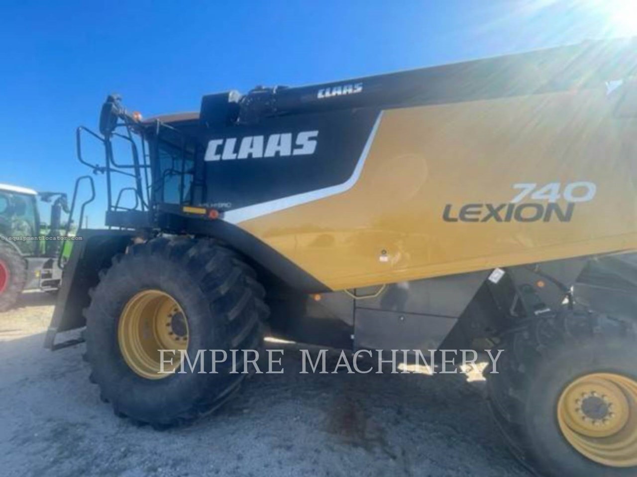 2013 Claas LEXION 740 Image 2