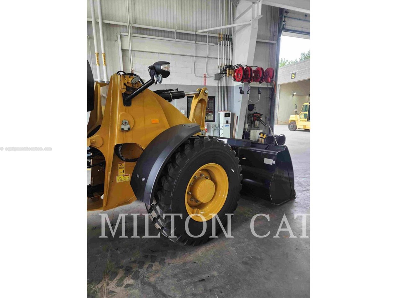 2024 Caterpillar 914 Image 12