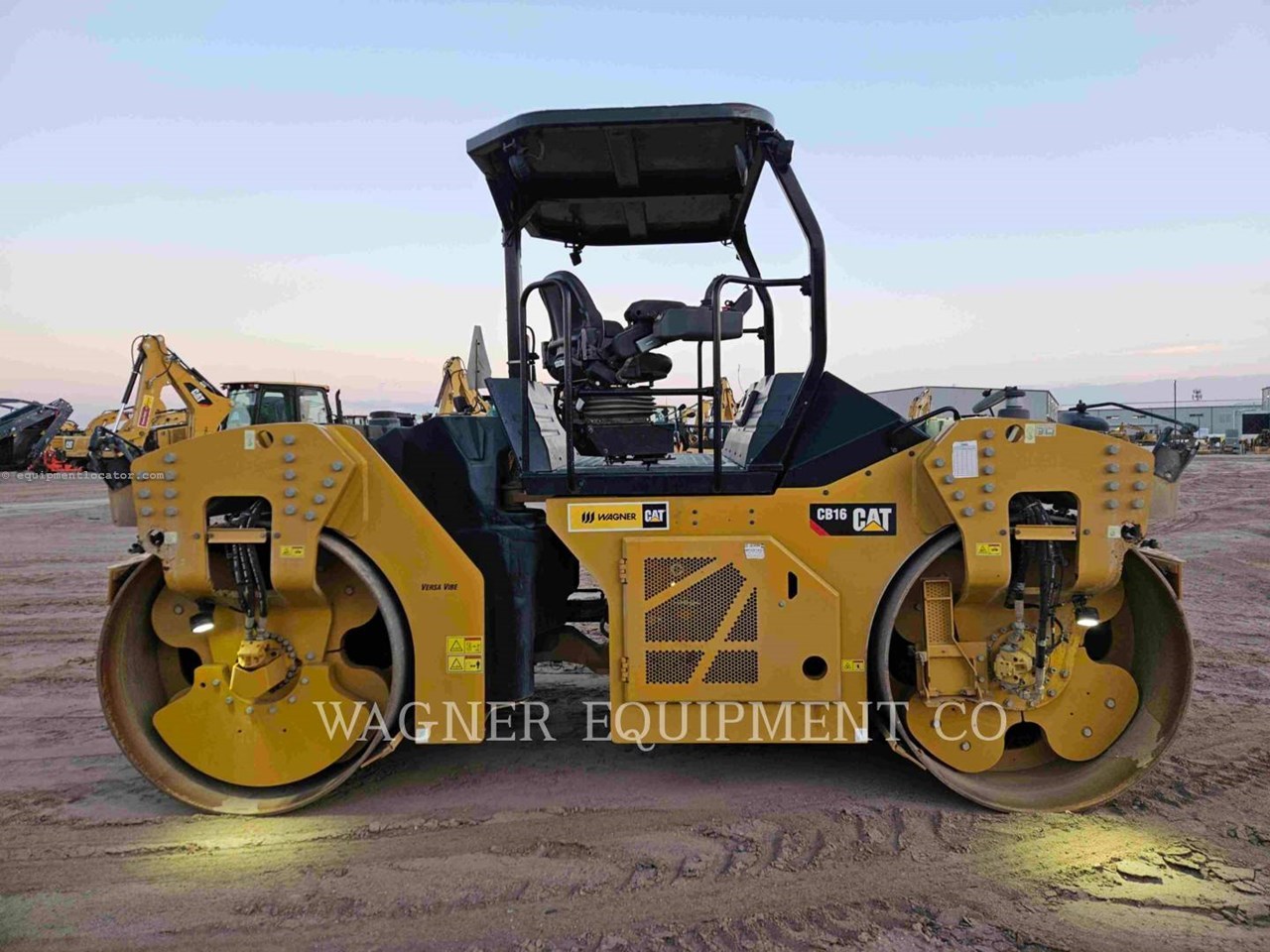 2021 Caterpillar CB16 Image 10