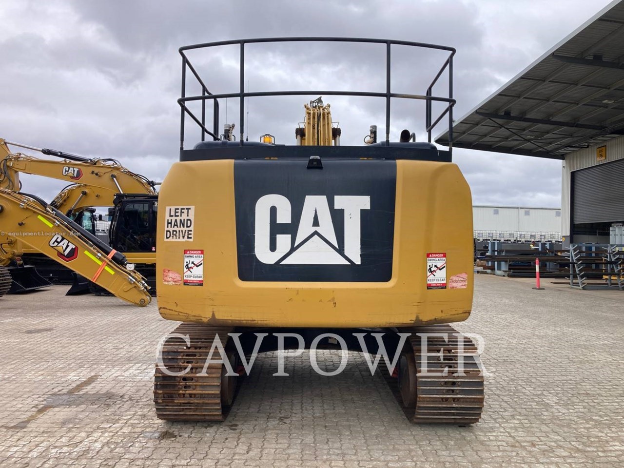 2017 Caterpillar 323FL Image 10