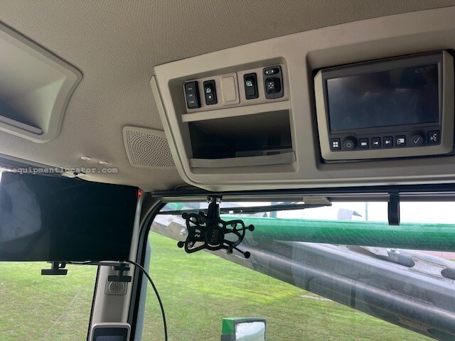 2025 John Deere 800R Image 10