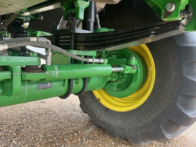 2025 John Deere 800R Image 10