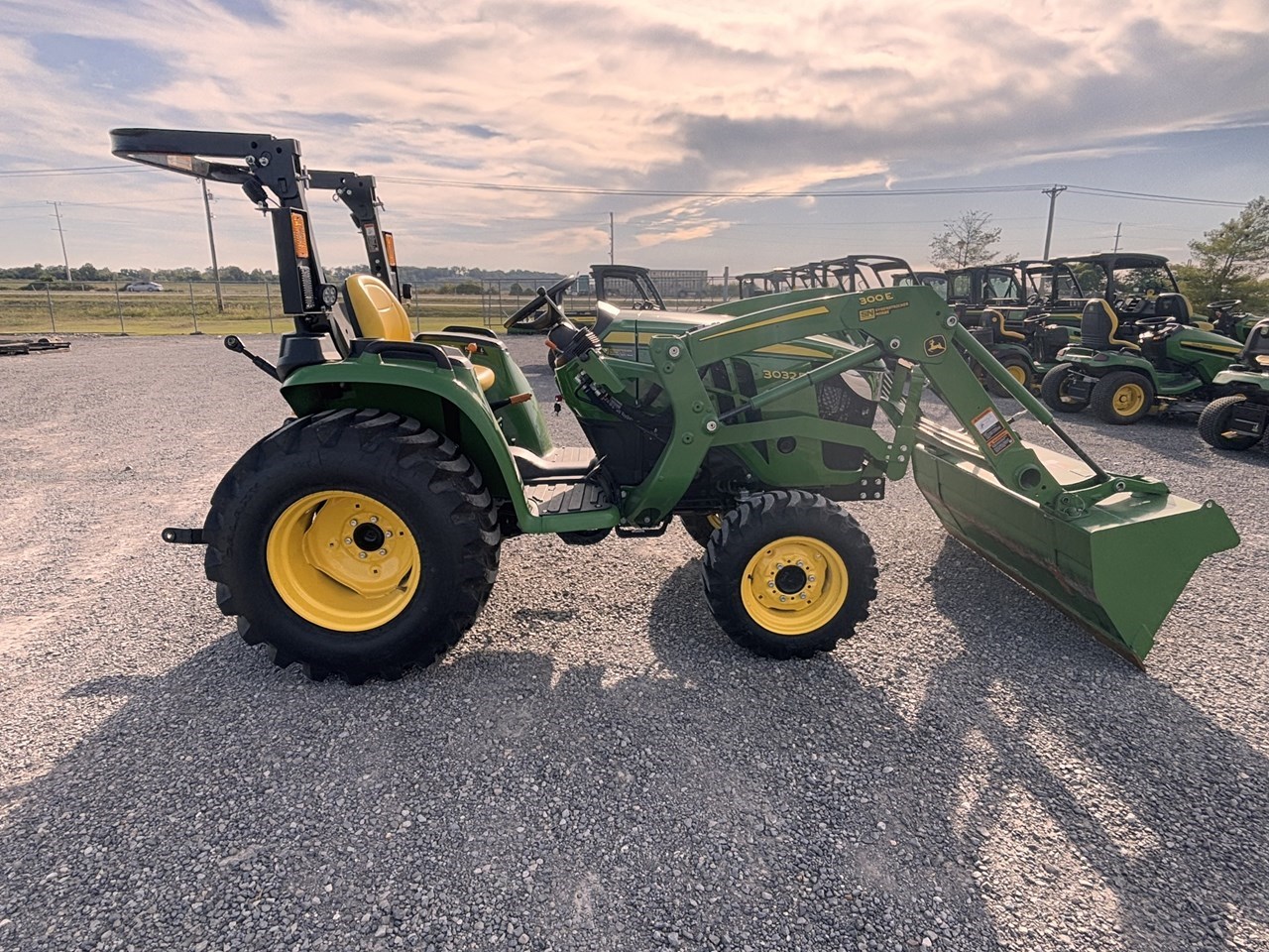 2024 John Deere 3032E Image 10