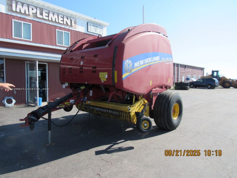 2016 New Holland RB560 Image 2