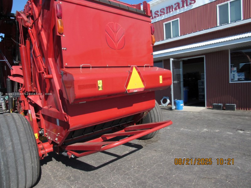 2016 New Holland RB560 Image 8