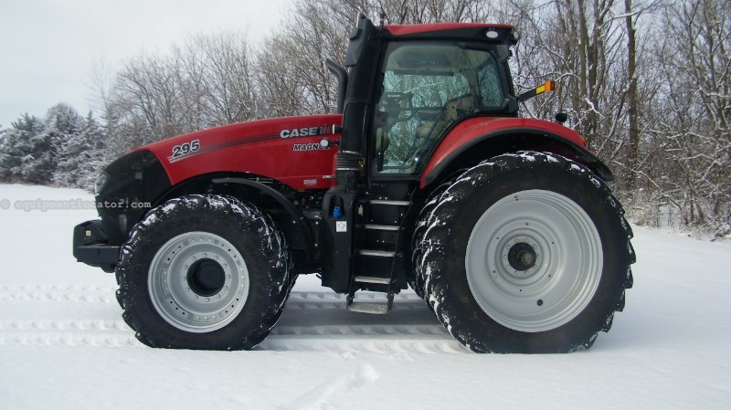 2025 Case IH Magnum 295 Image 2