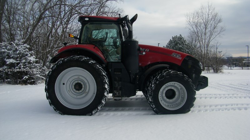 2025 Case IH Magnum 295 Image 6