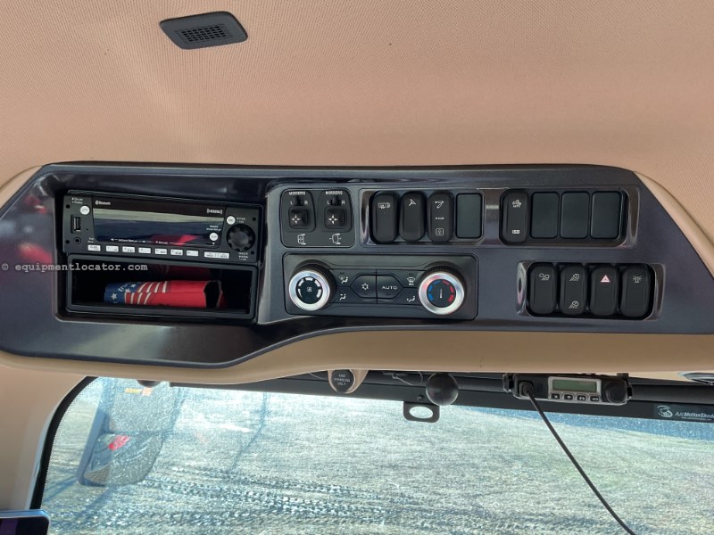 2025 Case IH Magnum 295 Image 14