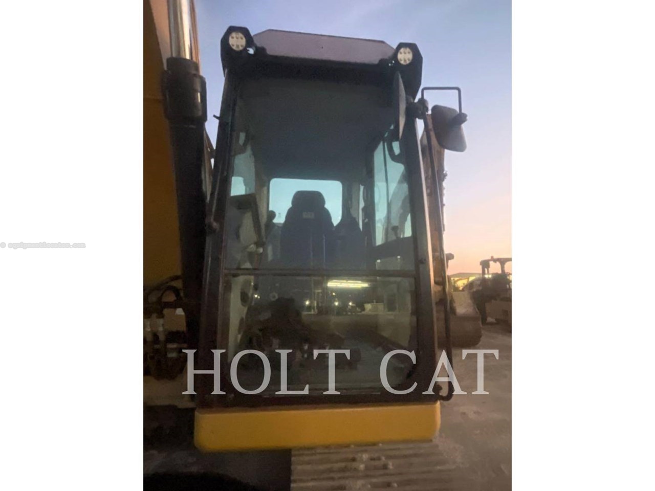 2024 Caterpillar 323 TC Image 16