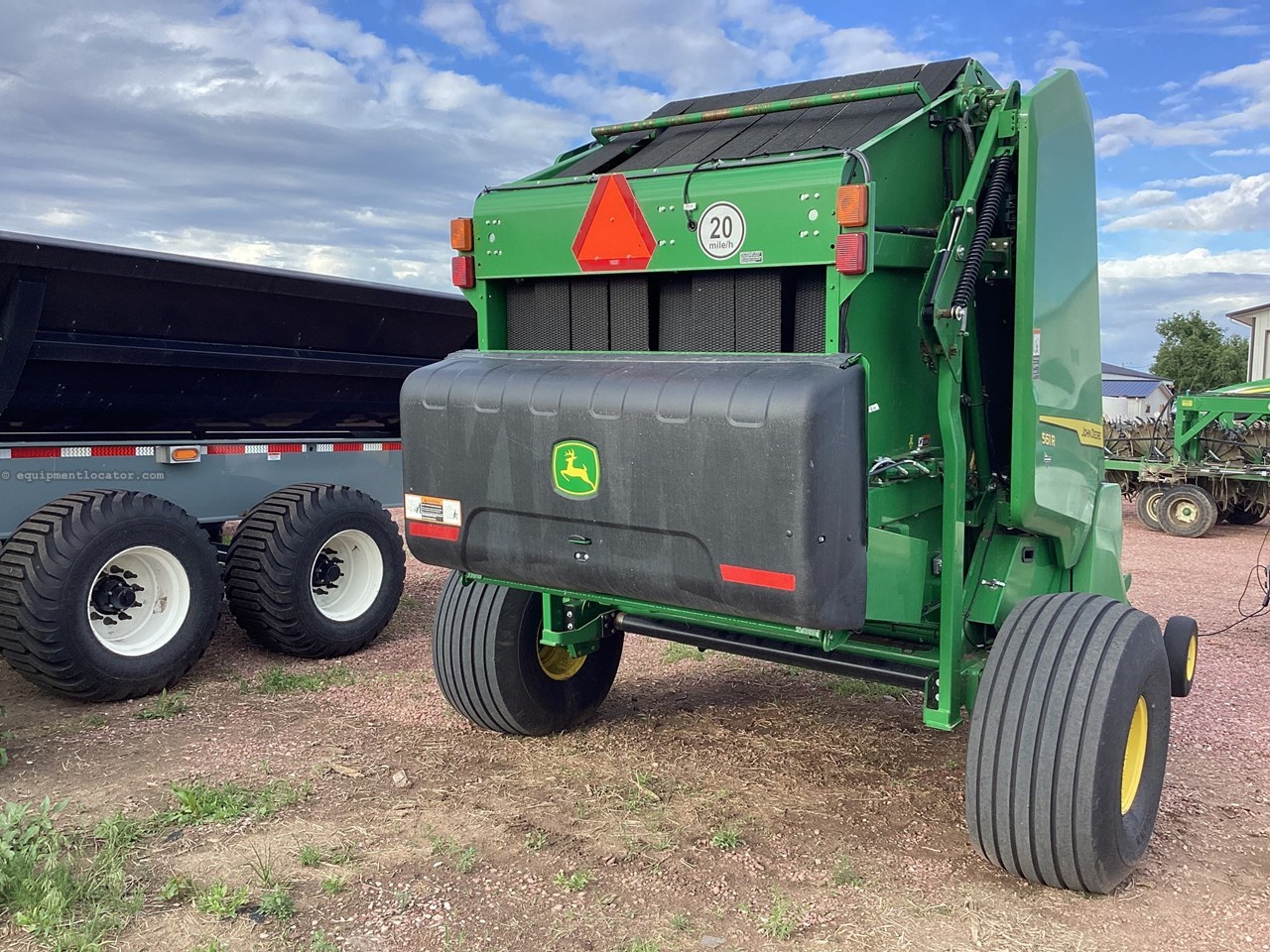 2024 John Deere 561R Image 10